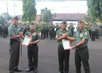 Dandim 0830/Surabaya Utara Hormat Bangga Lepas Anggota Purna Tugas
