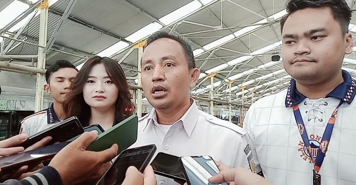 PT KAI Daop 2 Bandung Gelar Lelang Sepatu Sneakers dalam Perjalanan KA Papandayan Panoramic