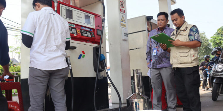 Jelang Arus Mudik, Disperindag Kabupaten Tangerang Cek Alat Ukur SPBU