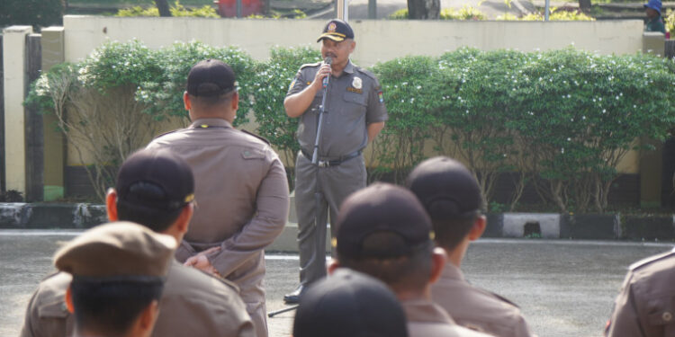 Kasat Pol PP Beri Apresiasi Anggotanya, Sukses Pengamanan Lebaran Dan Penertiban Pasar Kutabumi