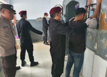 Berantas Narkoba dan Pungli, Lapas Arjasa Gandeng TNI-Polri Geledah Kamar WBP