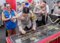 Pj Bupati Engkus Sutisna Dampingi Kapolda Jabar Resmikan Bangunan Sarana dan Prasarana Polres Ciamis