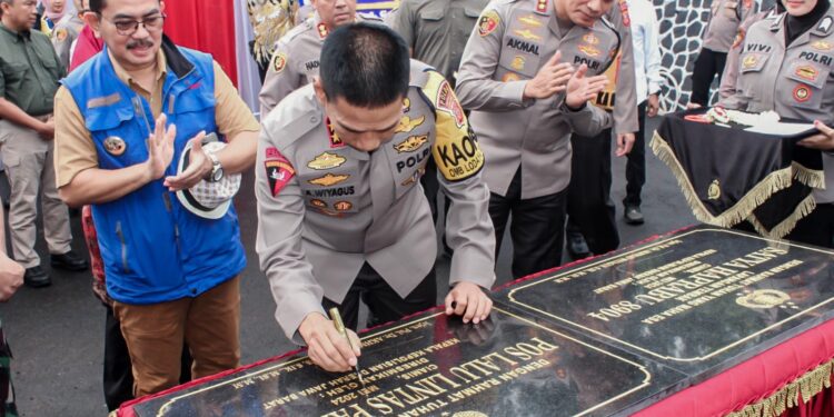 Pj Bupati Engkus Sutisna Dampingi Kapolda Jabar Resmikan Bangunan Sarana dan Prasarana Polres Ciamis