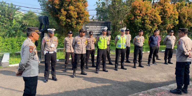 Polsek Warudoyong Gelar Apel Pagi Sebagai Bentuk Kedisiplinan