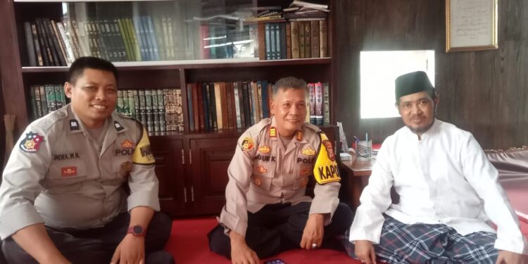 Jalin Silaturahmi, Kapolsek Sukaraja Laksanakan Kunjungan Dengan Ketua MUI