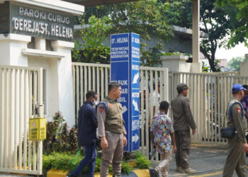 Puluhan Personel Satpol PP Bersama TNI-Polri Turut Amankan Peringatan Kenaikan Yesus Kristus di 6 Titik Gereja