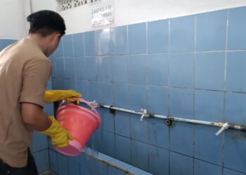 Aksi Pemuda Sukabumi Berkeliling dan Bersihkan Mesjid Hingga 14 Tahun Viral di Medsos