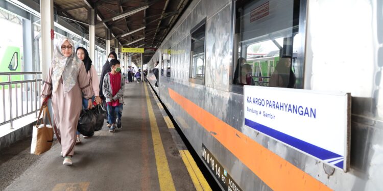 Libur Hari Raya Waisak, PT KAI Daop 2 Tambah Dua Perjalanan Kereta Api