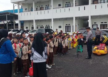 Ikuti PSA, Ratusan Siswa SD di Sukabumi Antusias Bermain Bareng Polisi