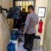 Anggota Piket Polsek Ketapang Cek Ruang Tahanan Sebagai Kontrol Kondisi Tahanan