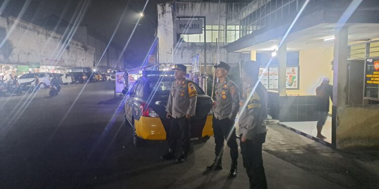 Kapolsek Citamiang Tingkatkan Patroli Strong Point Antisipasi Gangguan Kamtibmas Di Malam Hari
