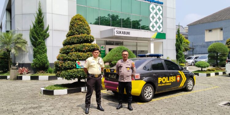 Bhabinkamtibmas Polsek Cikole Laksanakan Giat Sambang Dengan Satpam