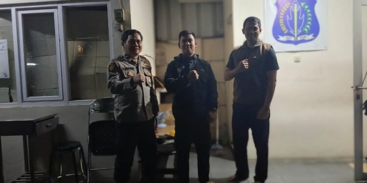 Antisipasi Gukamtibmas, anggota patroli  Polsek Warudoyong Polres Sukabumi Kota Gencar Laksanakan Patroli Malam Hari.