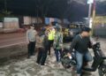 Antisipasi Kejahatan malam Kapolsek Sukalarang Pimpin Patroli KRYD Himbauan Kepada Pemuda Yang Masih Nongkrong