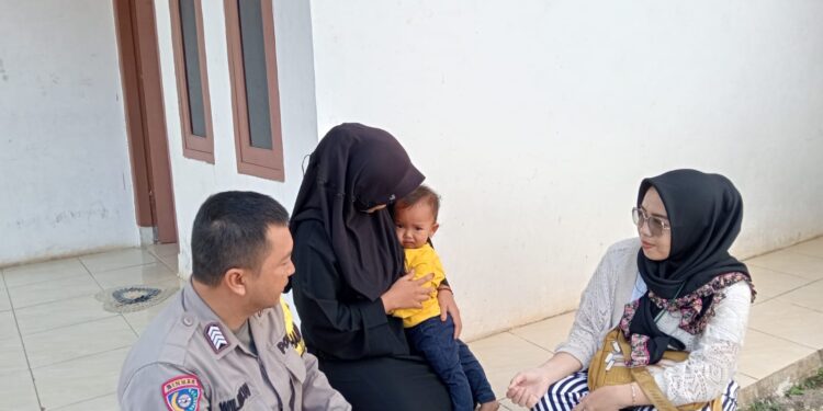 Cegah Stunting Bhabinkamtibmas Polsek Gunungguruh Gencar Laksanakan Edukasi Warga Terkait Stunting