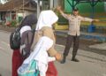 Wujudkan Keselamatan Berlalu Lintas, Unit Samapta Polsek Cireunghas Laksanakan Gatur Lalin Pagi Hari