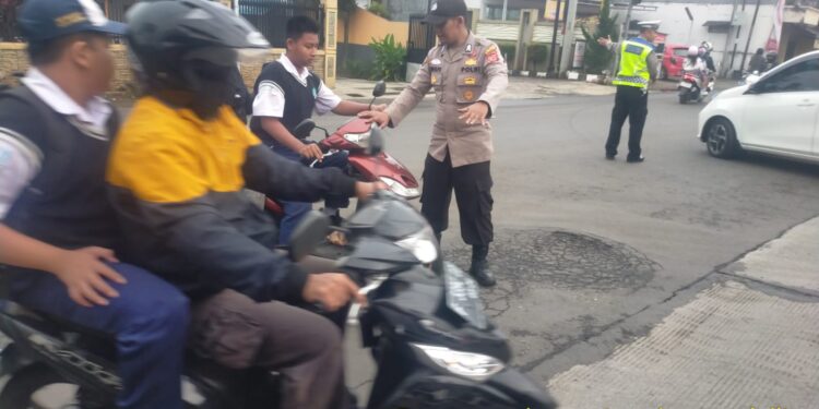 Wujudkan Kamtibcarlantas, Polsek Baros sebar Personil Laksanakan Gatur pagi