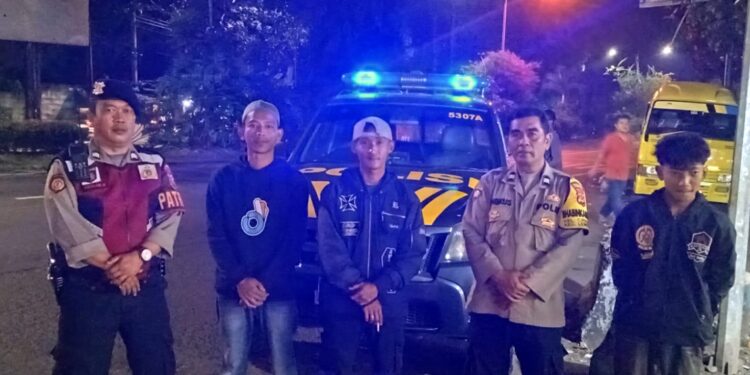 Patroli Malam Cegah Gangguan Kamtibmas di Wilayah Lembursitu