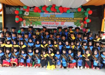 68 Peserta Didik Angkatan III TK-IT Al Mardia Batang Bulu Baru di Wisuda