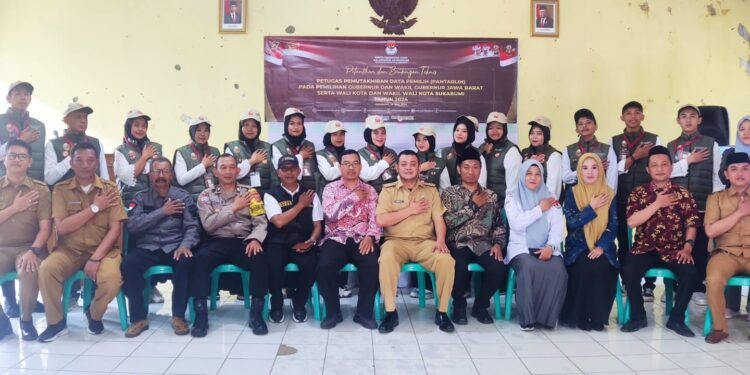 Pelantikan 15 Anggota Pantarlih Bhabinkamtibmas Jayamekar sampaikan pesan kamtibmas