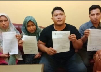 Perangkat Desa Dipecat dan Tak Terima Gaji Enam Bulan di Paluta Adukan Nasibnya ke Jokowi
