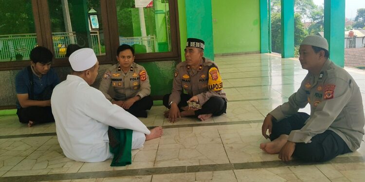 Ngariung Bareng Kapolsek: Kapolsek Baros Tingkatkan Harkamtibmas dengan Pondok Pesantren Al Istiqomah