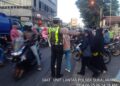 Antisipasi Kemacetan Pagi, Unit Lantas Polsek Sukalarang Melaksanakan Gatur Lalin Saat Jam Masuk Karyawan