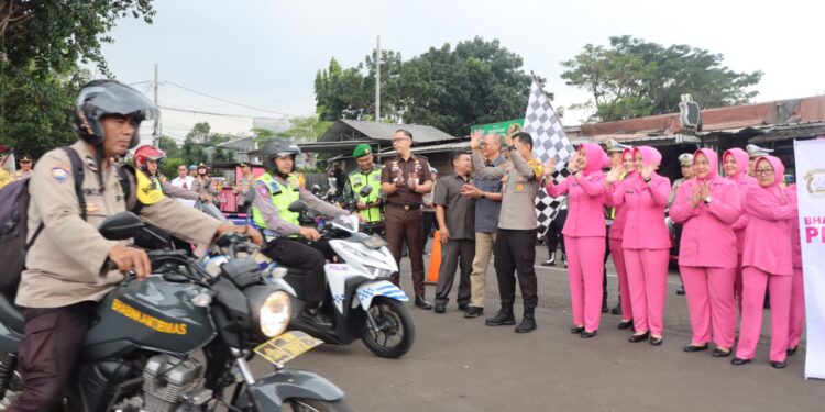 Gelar Baksos Serentak, Polres Sukabumi Kota Distribusikan 2800 Paket Sembako