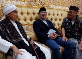 Ulama dan Arsitek Berjumpa, Buya Yahya dan Ridwan Kamil Memaknai Indahnya Kiswah Ka’bah di Jakarta