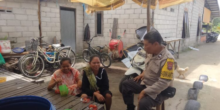 Bhabinkamtibmas Polsek Ketapang Laksanakan DDS Sampaikan Pesan Kamtibmas
