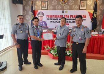 Kakanwil Hukum dan HAM Kepulauan Riau Kunjungi Lapas Kelas IIA Batam: Penguatan Integritas dan Penghargaan Prestas
