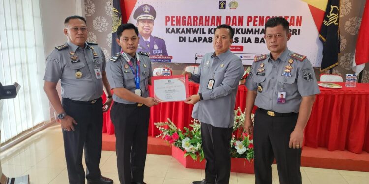 Kakanwil Hukum dan HAM Kepulauan Riau Kunjungi Lapas Kelas IIA Batam: Penguatan Integritas dan Penghargaan Prestas