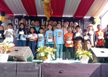 SDN Wanaraja 1 Gelar  Pentas Seni Kreasi dan Santunan