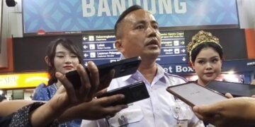Frontliner KAI Daop 2 Bandung Unjuk Kebolehan Tari dan Bermusik di Stasiun Bandung