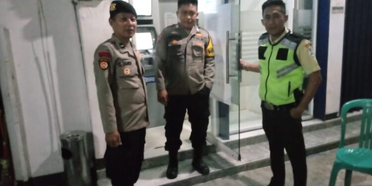 Cegah Kejahatan Perbankkan saat Patroli Malam Hari Polisi Sambang ATM BRI