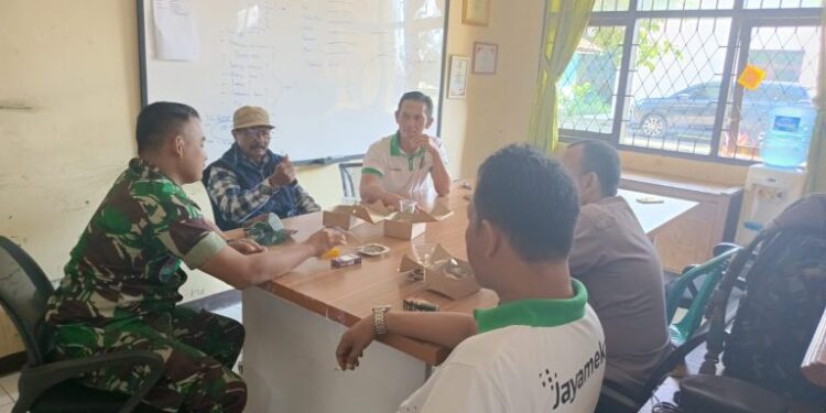 Wujudkan Harkamtibmas, Bhabinkamtibmas Jayamekar Efektifkan Sambang Staf Kelurahan Jayamekar