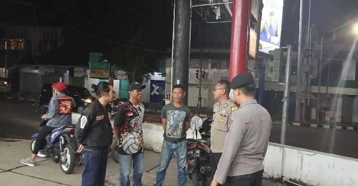 Dialogis dan himbauan kepada Petugas parkir oleh Anggota Polsek Gunungpuyuh