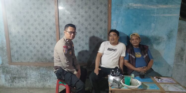 Perkuat Kedekatan Dengan Warga, Polsek Kebonpedes Gelar Patroli Dialogis