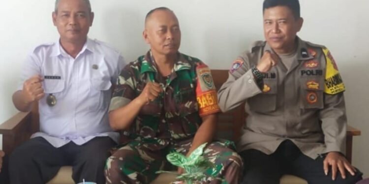 Sinegritas TNI-Polri Sambang Staf Kelurahan Baros dalam meningkatkan Harkamtibmas