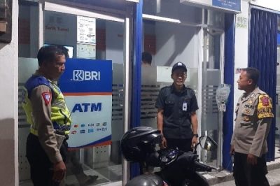 Cegah Kejahatan Perbankkan saat Patroli Malam Polisi Sambangi ATM BRI