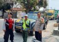 Sambangi Tukang Parkir dalam Jaga Kamtibmas, Ps Kanit Samapta Polsek Lembursitu Patroli Dialogis