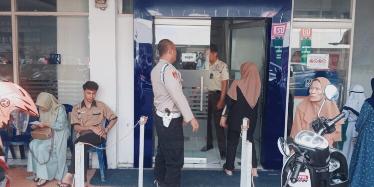 Guna Ciptakan Keamanan dan Kondusif, Polsek Citamiang Patroli Dialogis dan Sambangi Warga