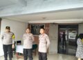 Personil Polsek Sukalarang Laksanakan PAM Ibadah Kebaktian di Gereja Bethel Indonesia (GBI) Penginjil Kota Sukabumi