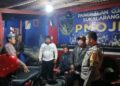 Patroli Dialogis Malam Hari Berikan Imbauan Kamtibmas Kepada Masyarakat Di Wilkum Polsek Sukalarang