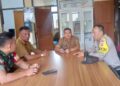 Wujudkan Harkamtibmas, Efektifkan dialogis Bhabinkamtibmas Sambangi Staf Kelurahan Jayamekar