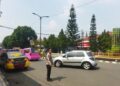 Unit Samapta Polsek Cikole Laksanakan Pengaturan Pada Siang Hari