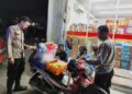 Polsek Sukalarang Patroli Toko Minimarket dan Dialogis dengan Masyarakat