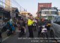 Antisipasi Kemacetan Pagi, Unit Lantas Polsek Sukalarang Laksanakan Gatur Lalin Saat Jam Masuk Karyawan