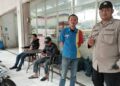 Polsek Kebonpedes Dialogis Dengan Karyawan Mini Market Sampaikan Himbauan Kamtibmas