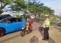 Gatur pagi, bentuk pelayanan personil polsek baros kepada masyarakat.